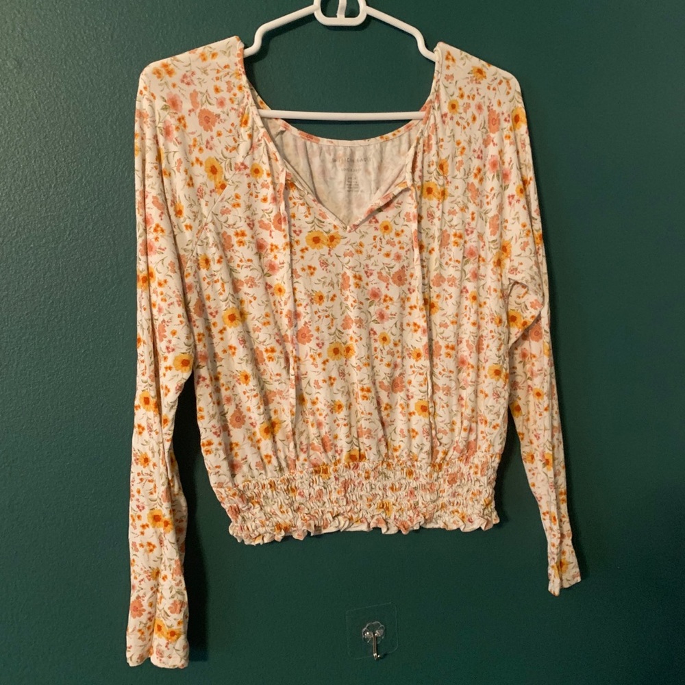 American Eagle Flower Top V-neck Long Sleeve